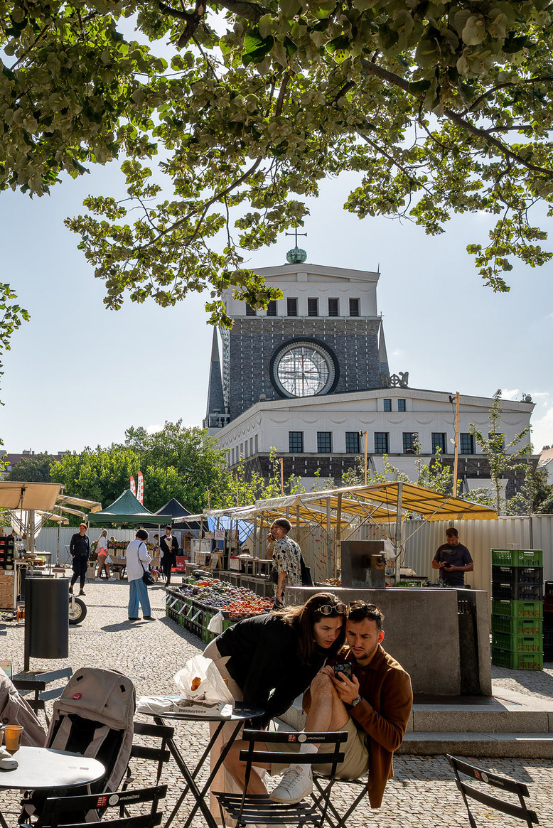 Farmářské trhy na nám. Jiřího z Poděbrad