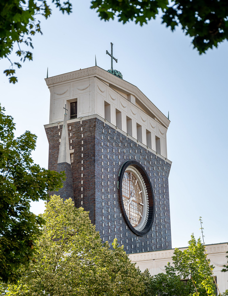 <b>Nám. Jiřího z Poděbrad</b>